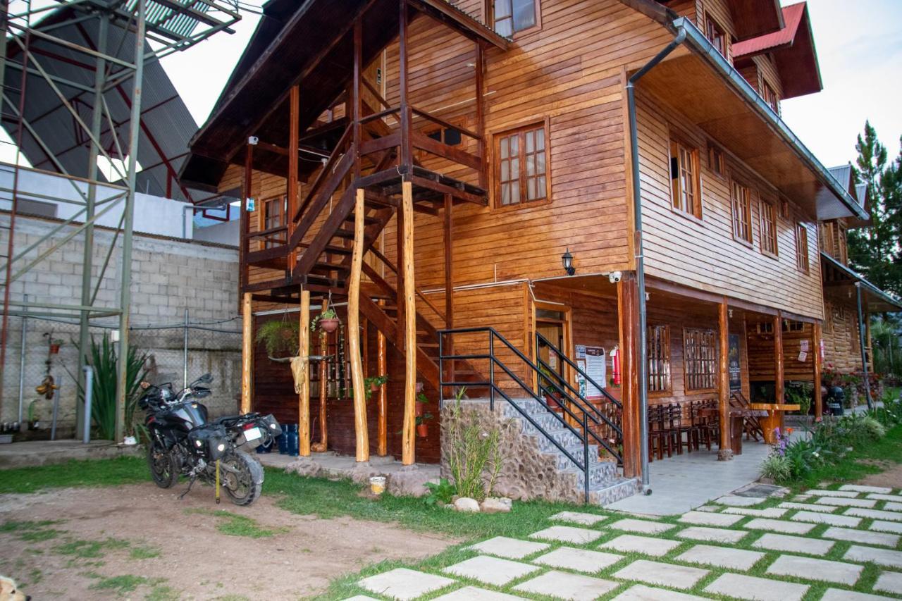 Hotel Charlie House 옥사팜파 외부 사진