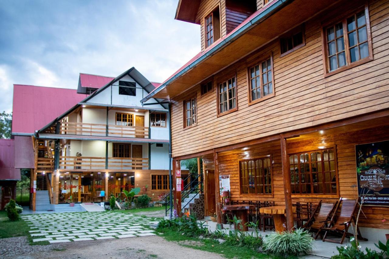 Hotel Charlie House 옥사팜파 외부 사진