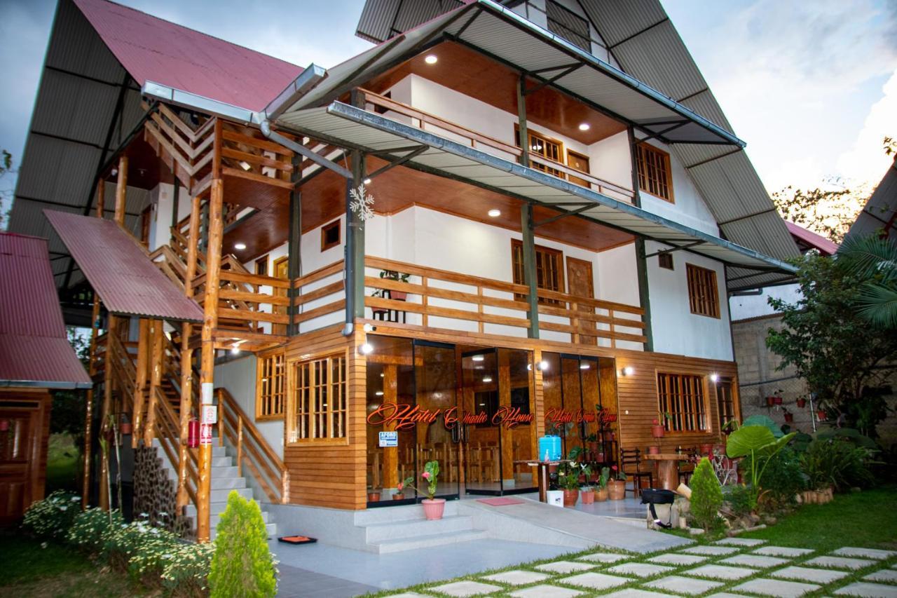 Hotel Charlie House 옥사팜파 외부 사진